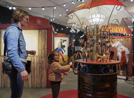 enfant jouant dans l'espace récréation au haras d'hennebont